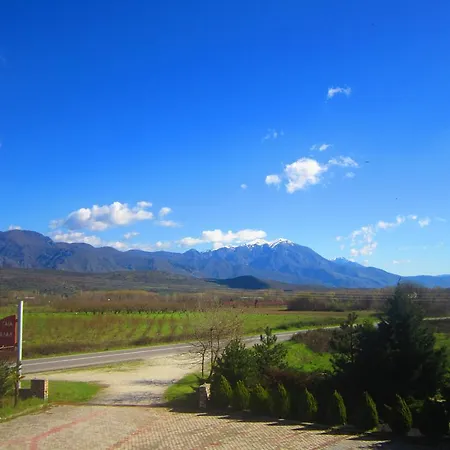 Gea Kaimaktsalan & Hotel Káto Loutrákion