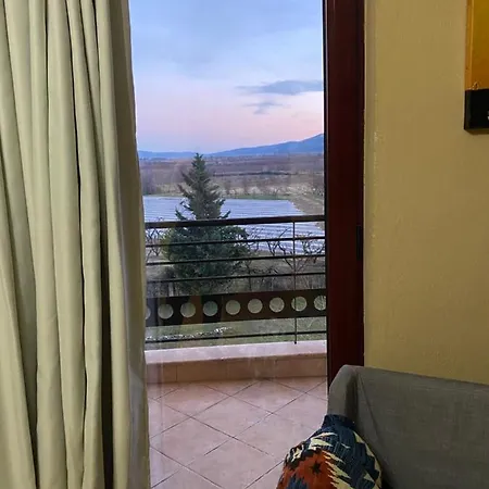 Gea Kaimaktsalan & 3*