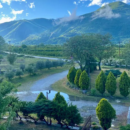 Gea Kaimaktsalan & 3*