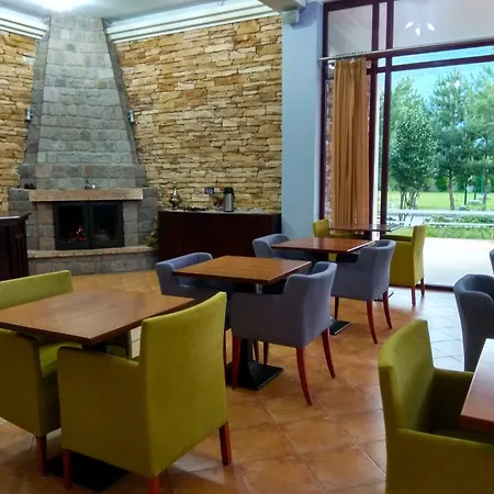 Gea Kaimaktsalan & 3*