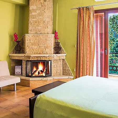 Gea Kaimaktsalan & 3*