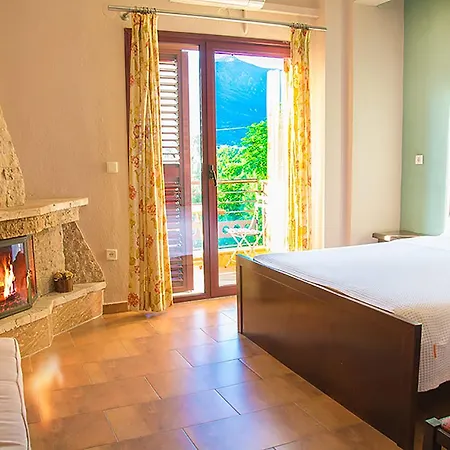 Gea Kaimaktsalan & Loutraki (Pella)
