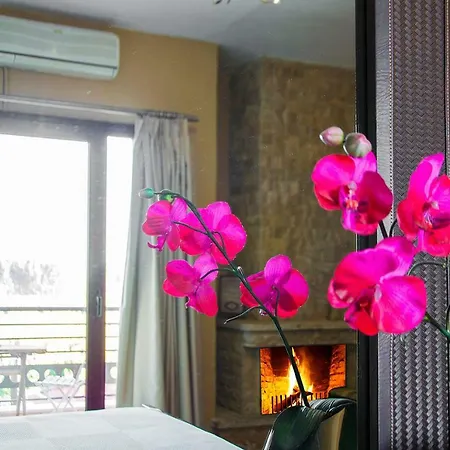 Gea Kaimaktsalan & Hotel 3*