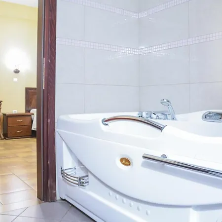 Gea Kaimaktsalan & Hotel