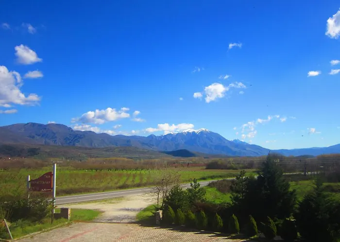 Gea Kaimaktsalan & Hotel Káto Loutrákion