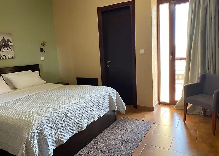 Gea Kaimaktsalan & Hotel