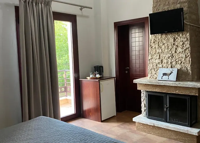 Gea Kaimaktsalan & Hotel Káto Loutrákion