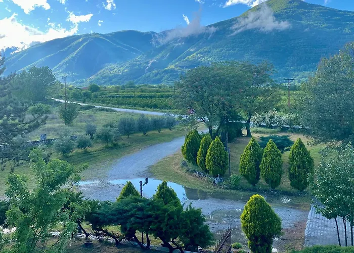 Gea Kaimaktsalan & 3*