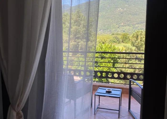 Gea Kaimaktsalan & 3*