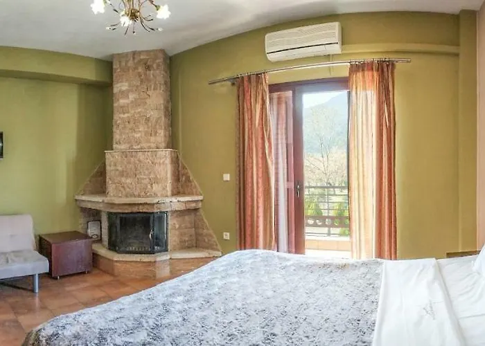 Gea Kaimaktsalan & Hotel 3*